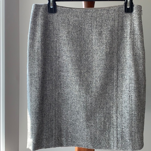 Ann Taylor Dresses & Skirts - Ann Taylor Petite Grey Heather Wool Pencil Skirt